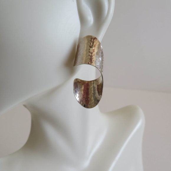Jewelry - Silver Geometric Swirl Earrings, EUC